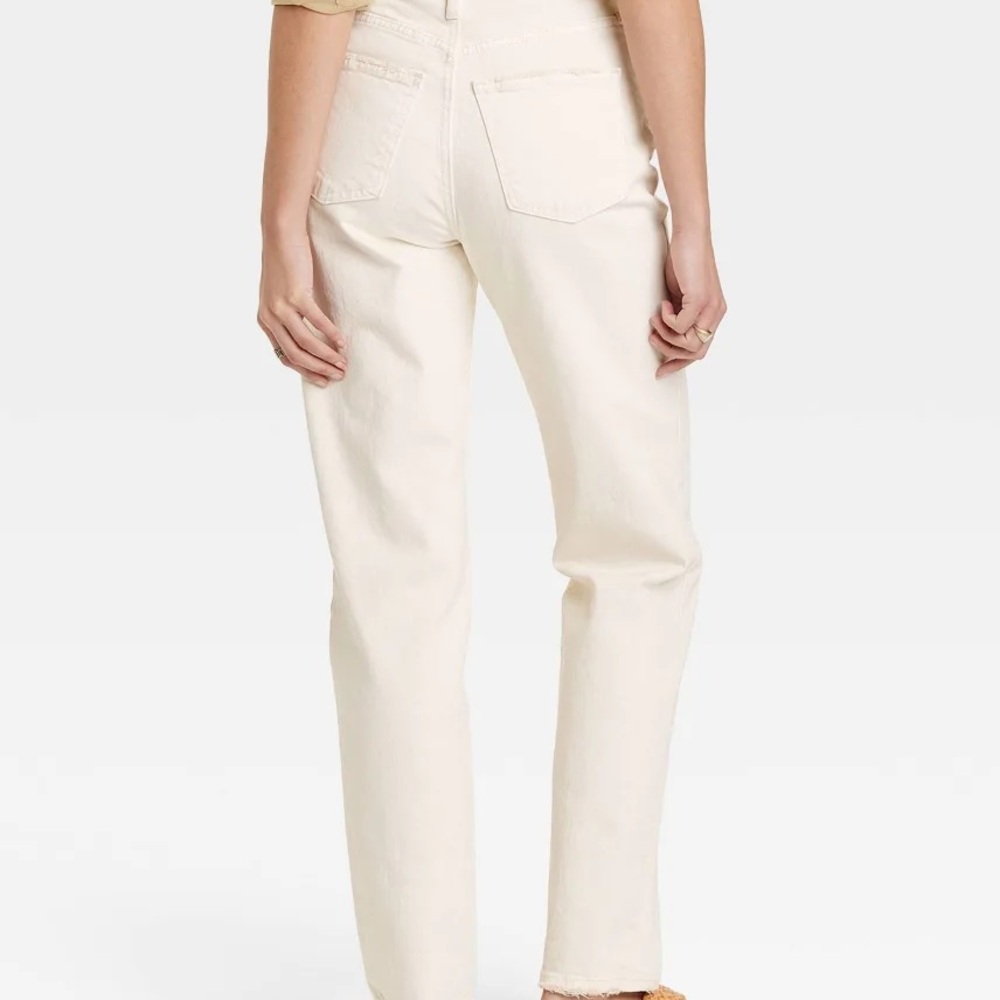 Universal Thread High-Rise Straight Leg Jeans in Off-White - Picture 3 of 6
